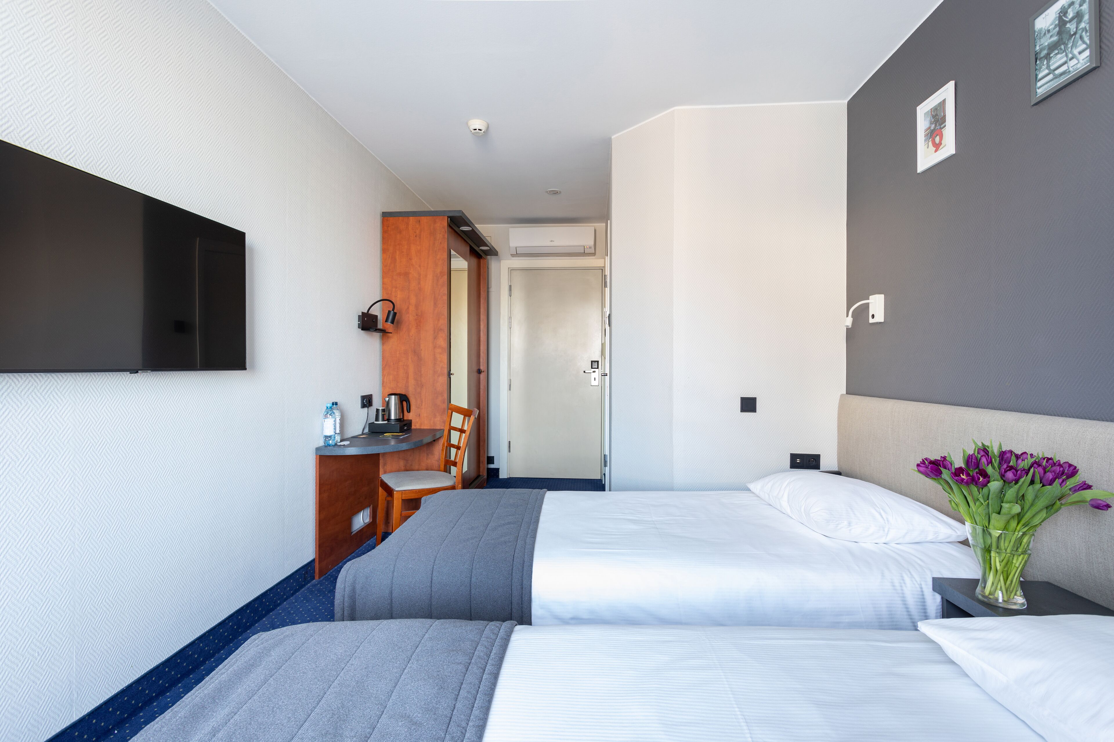 twin room | 1 bedroom, desk, laptop workspace, free wifi