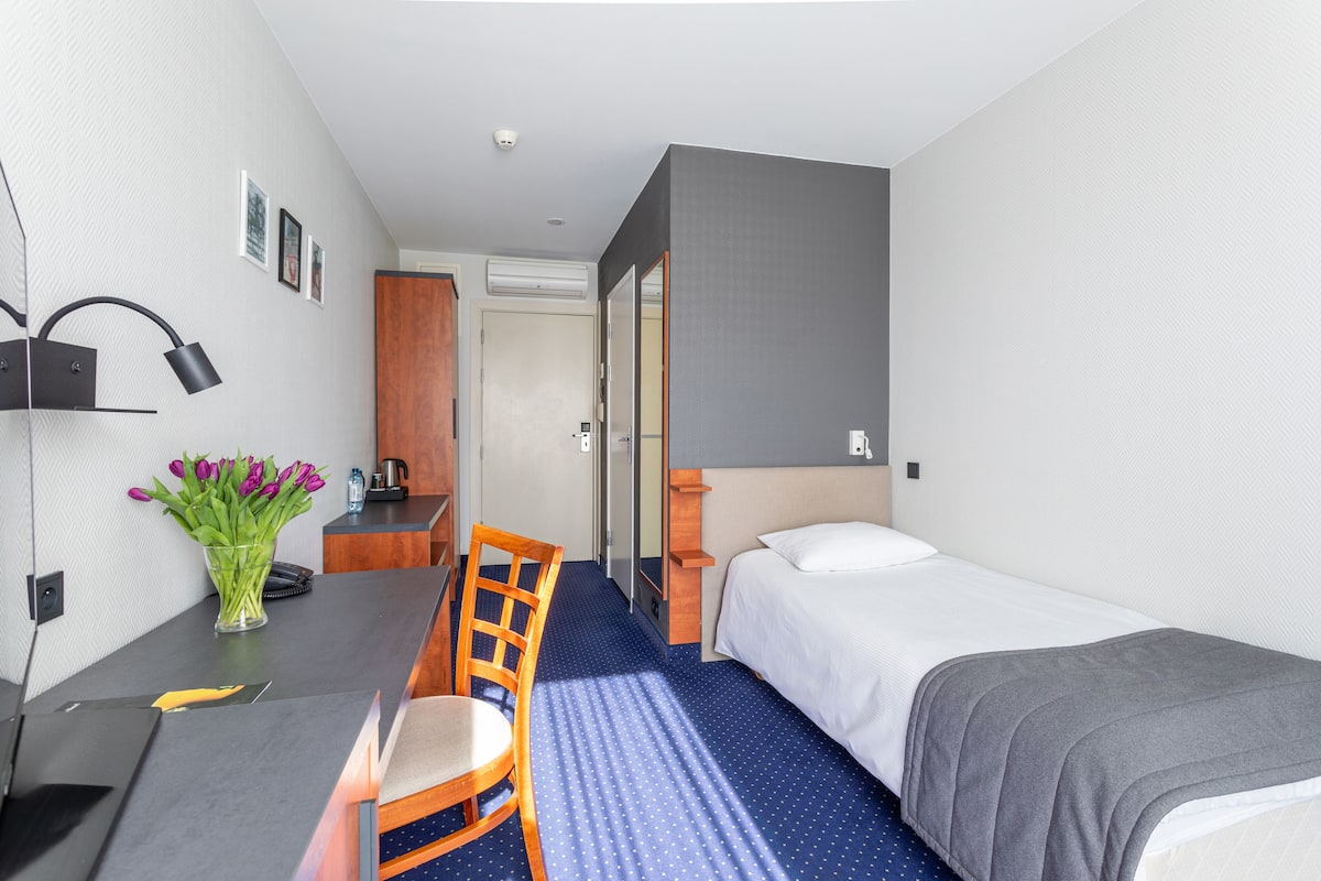 single room | 1 bedroom, desk, laptop workspace, free wifi