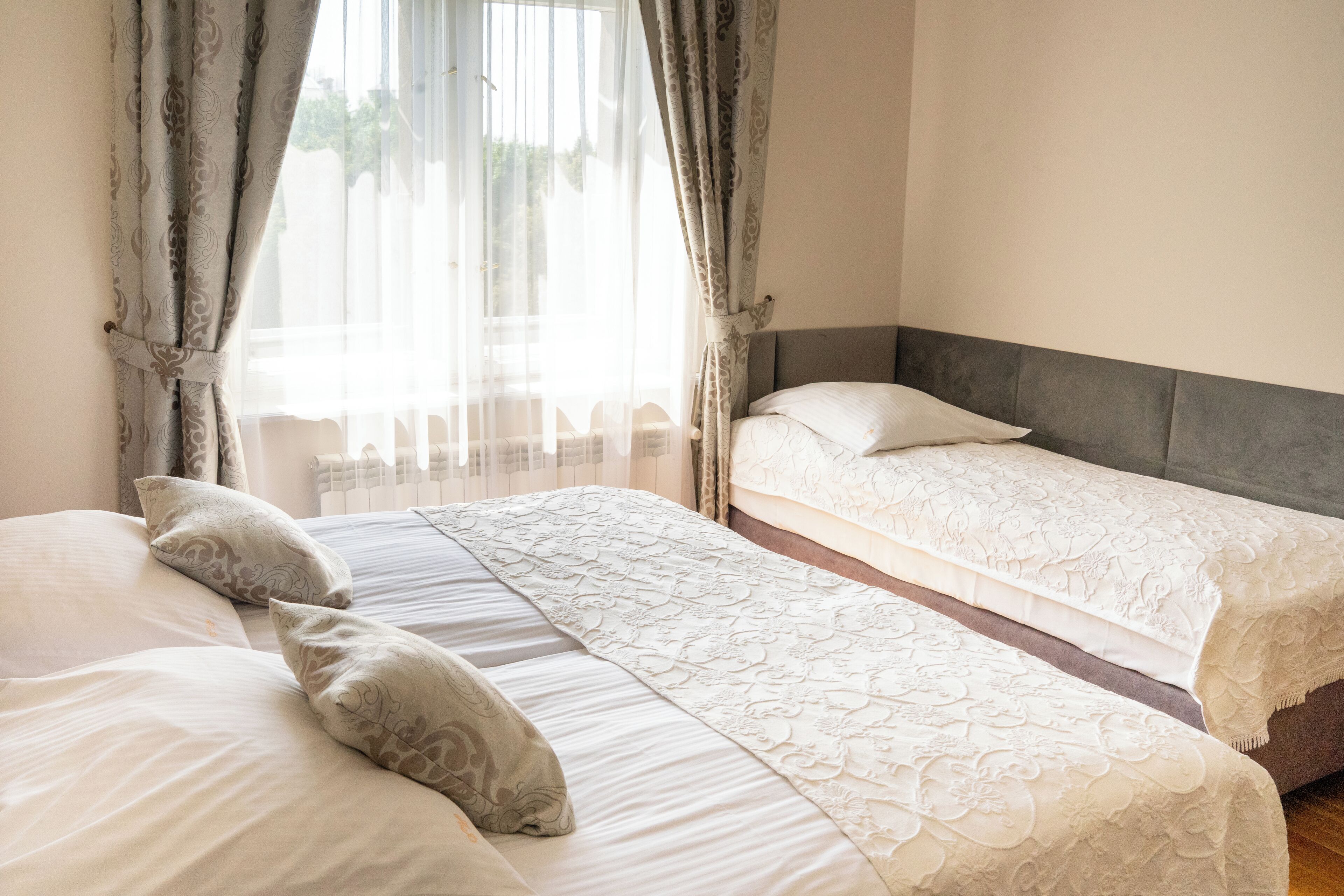 classic room | 1 bedroom, in-room safe, desk, free wifi