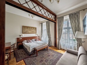 Caja de seguridad en la habitación, escritorio y wifi gratis 