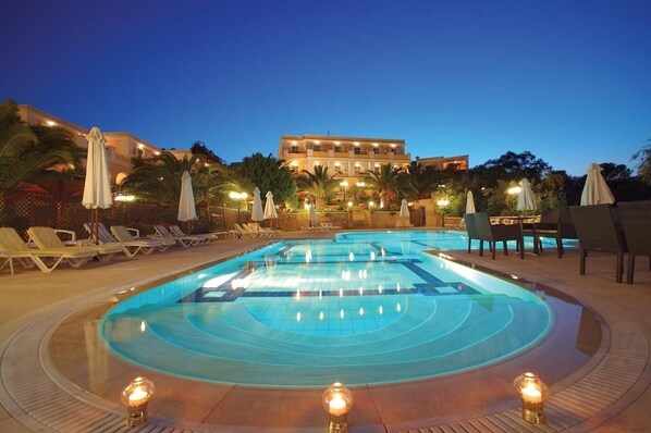 Outdoor pool - Crithoni's Paradise Hotel (Leros)