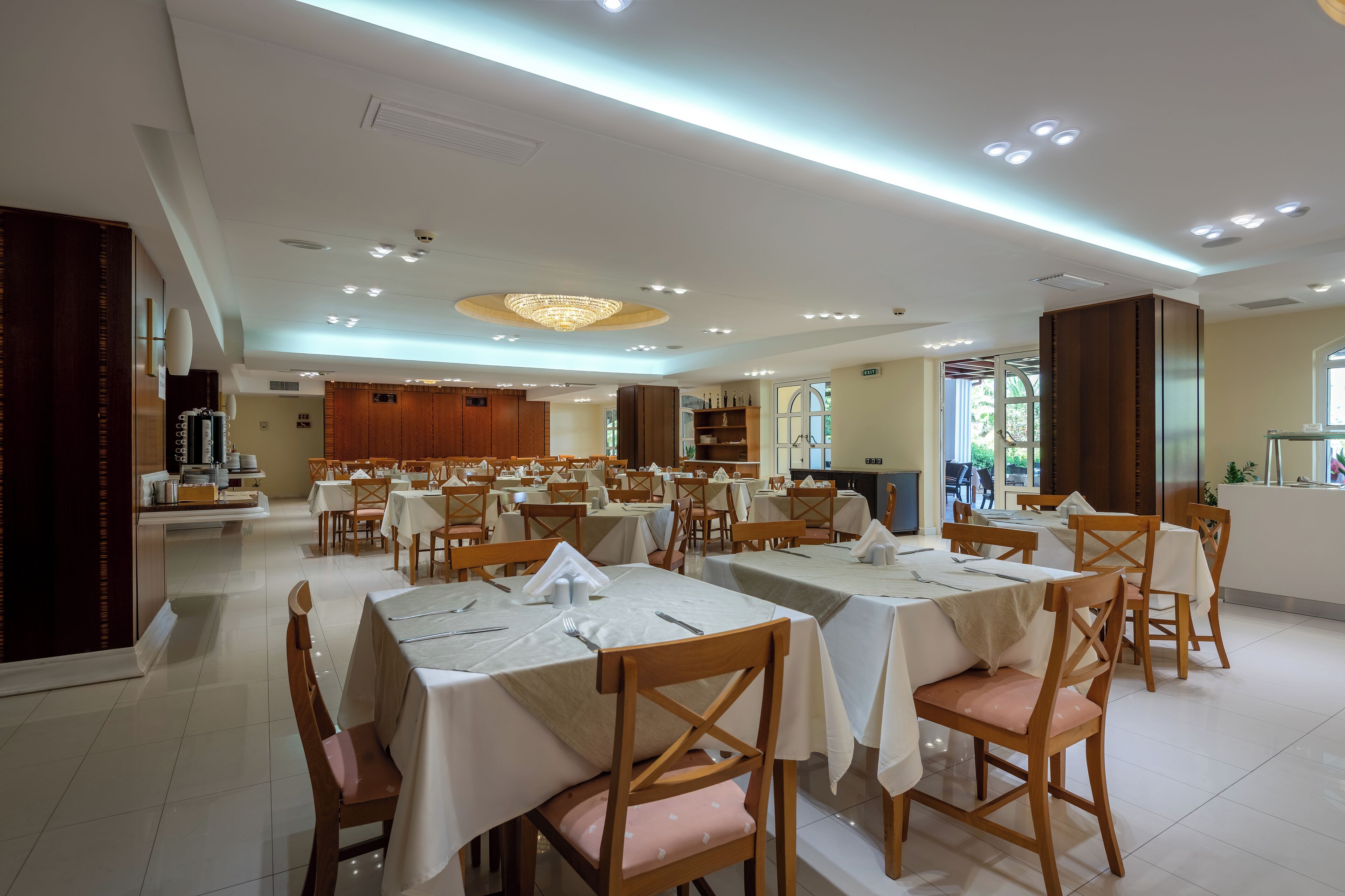 Breakfast, lunch, dinner served; Greek cuisine 