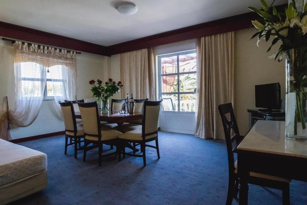 Minibar, in-room safe, free WiFi