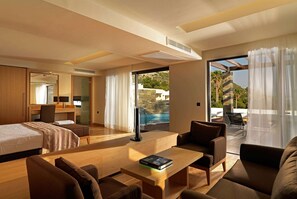 Deluxe Suite, 1 King Bed, Garden View (Junior,Private Pool) | Minibar, in-room safe, individually decorated, individually furnished