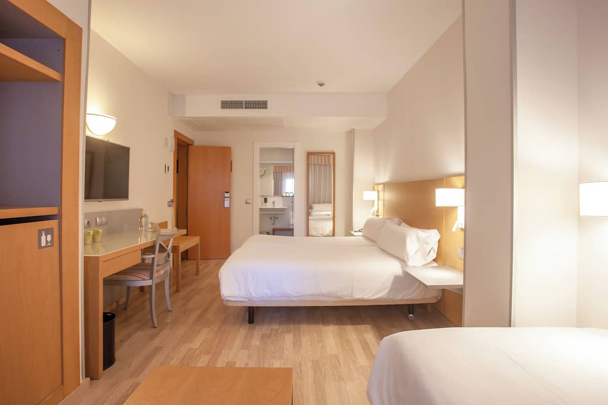 1 bedroom, minibar, in-room safe, desk