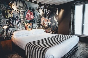 Double Room (Notre Dame) | Premium bedding, in-room safe, individually decorated, desk - Hôtel Le Notre Dame Saint Michel (Paris)