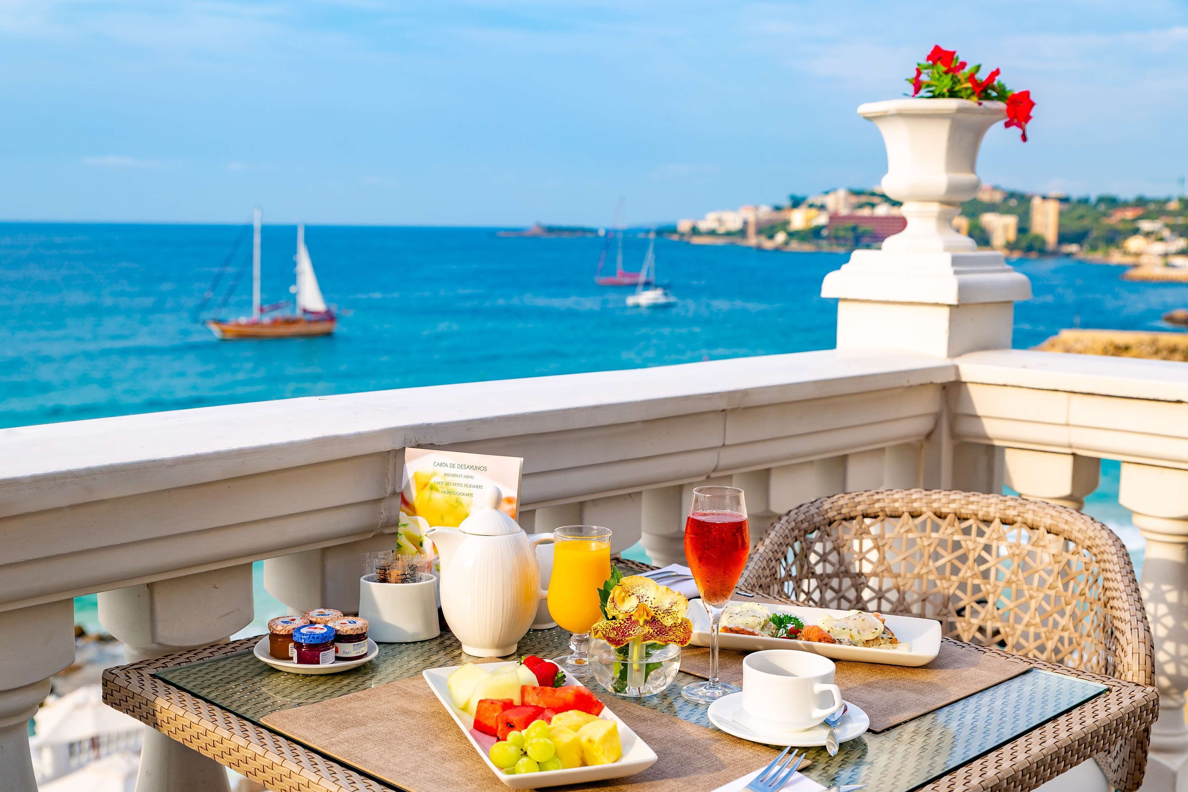 Daily buffet breakfast (EUR 26 per person)