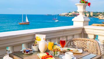 Daily buffet breakfast (EUR 26 per person)