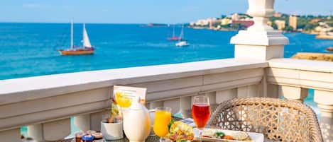 Daily buffet breakfast (EUR 26 per person)