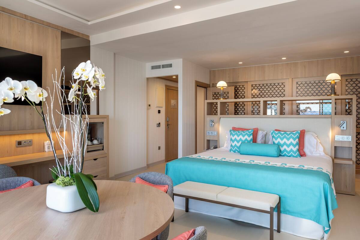 Suite, Sea View