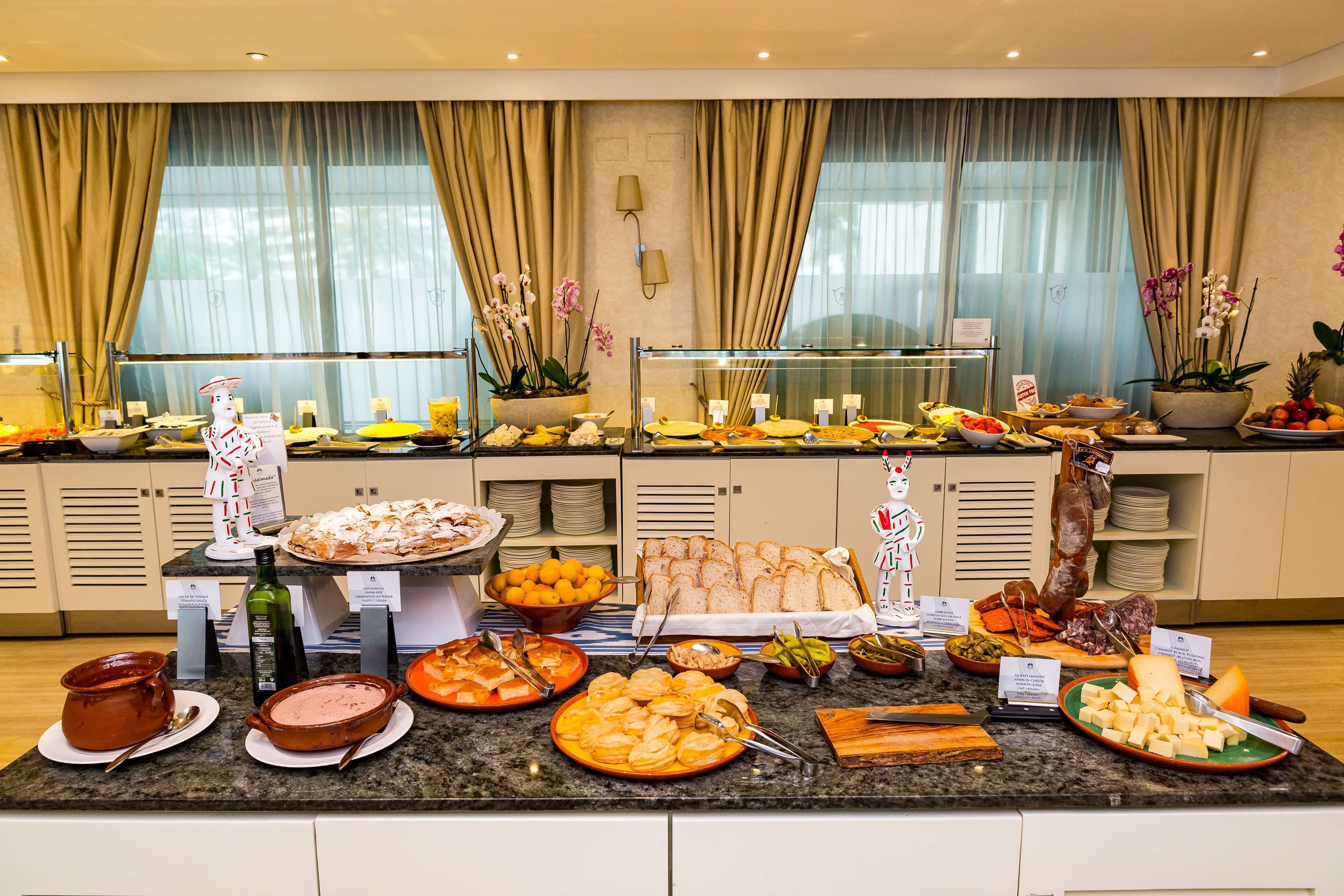 daily buffet breakfast (eur 26 per person)