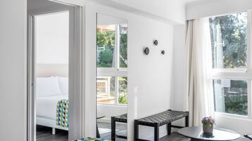 Familien-Suite | Wohnbereich | 40-Zoll-Fernseher mit Digitalempfang