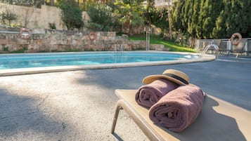 Een seizoensgebonden buitenzwembad