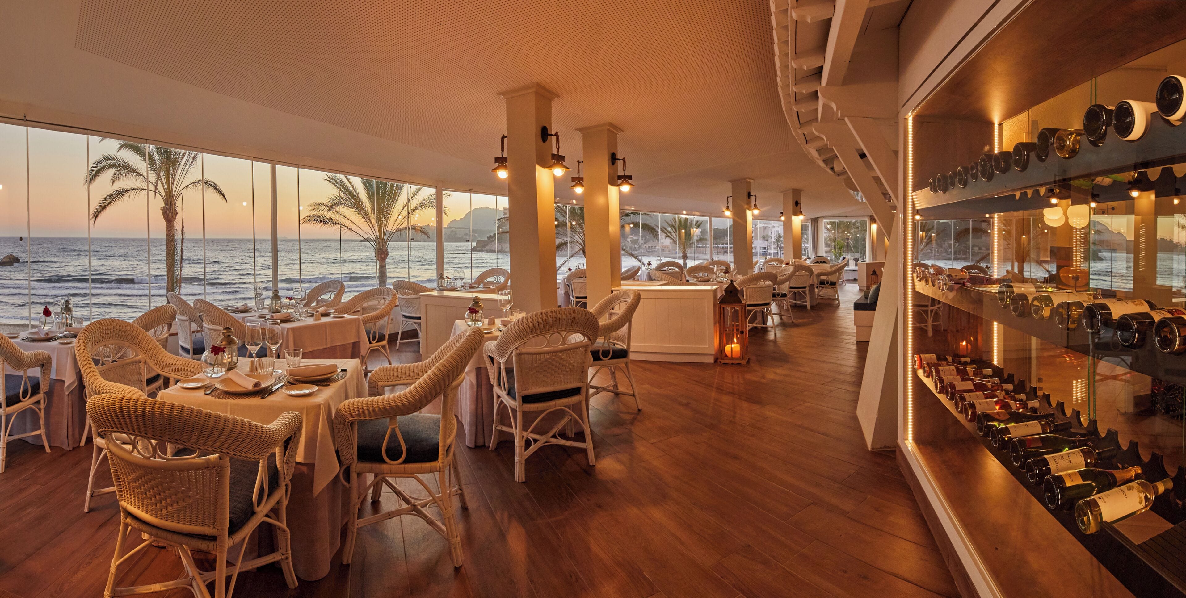 5 restaurantes; se sirven desayunos, almuerzos y cocina internacional 