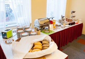 Free daily buffet breakfast - Slavia (Brno)