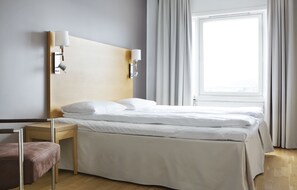 Verdunkelungsvorhänge, schallisolierte Zimmer, Babybetten