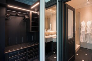 Executive Room | Premium bedding, down duvets, minibar, in-room safe - Hotel de la Ville - Small Luxury Hotels of the World (Monza)
