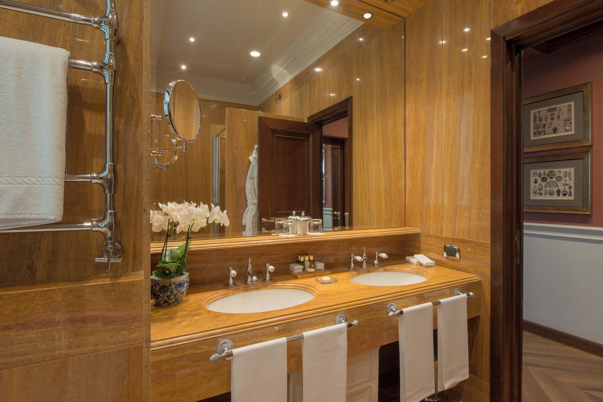 junior suite | bathroom | designer toiletries, hair dryer, bidet, towels