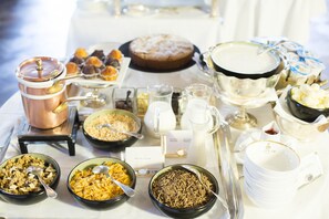 Daily buffet breakfast (EUR 35 per person)