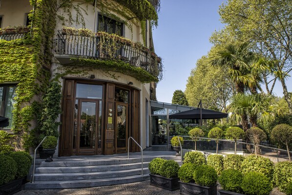 Front of property - Hotel de la Ville - Small Luxury Hotels of the World (Monza)