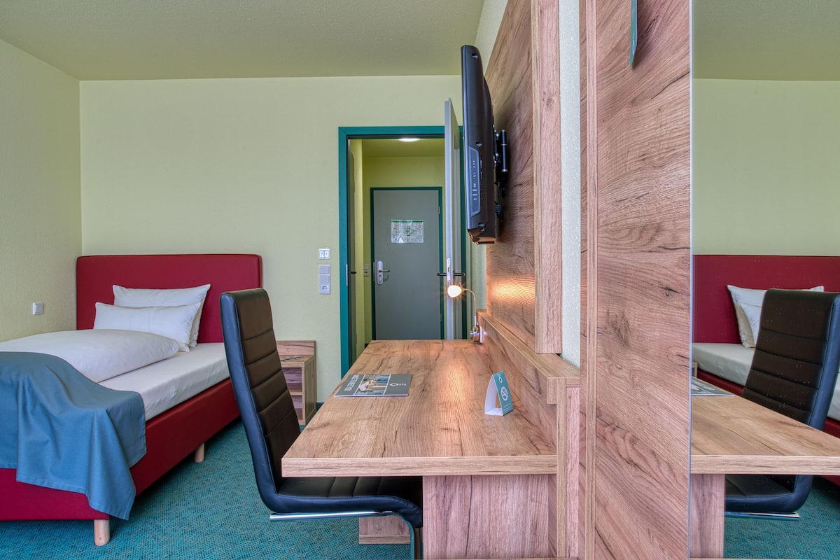 1 bedroom, desk, laptop workspace, blackout drapes
