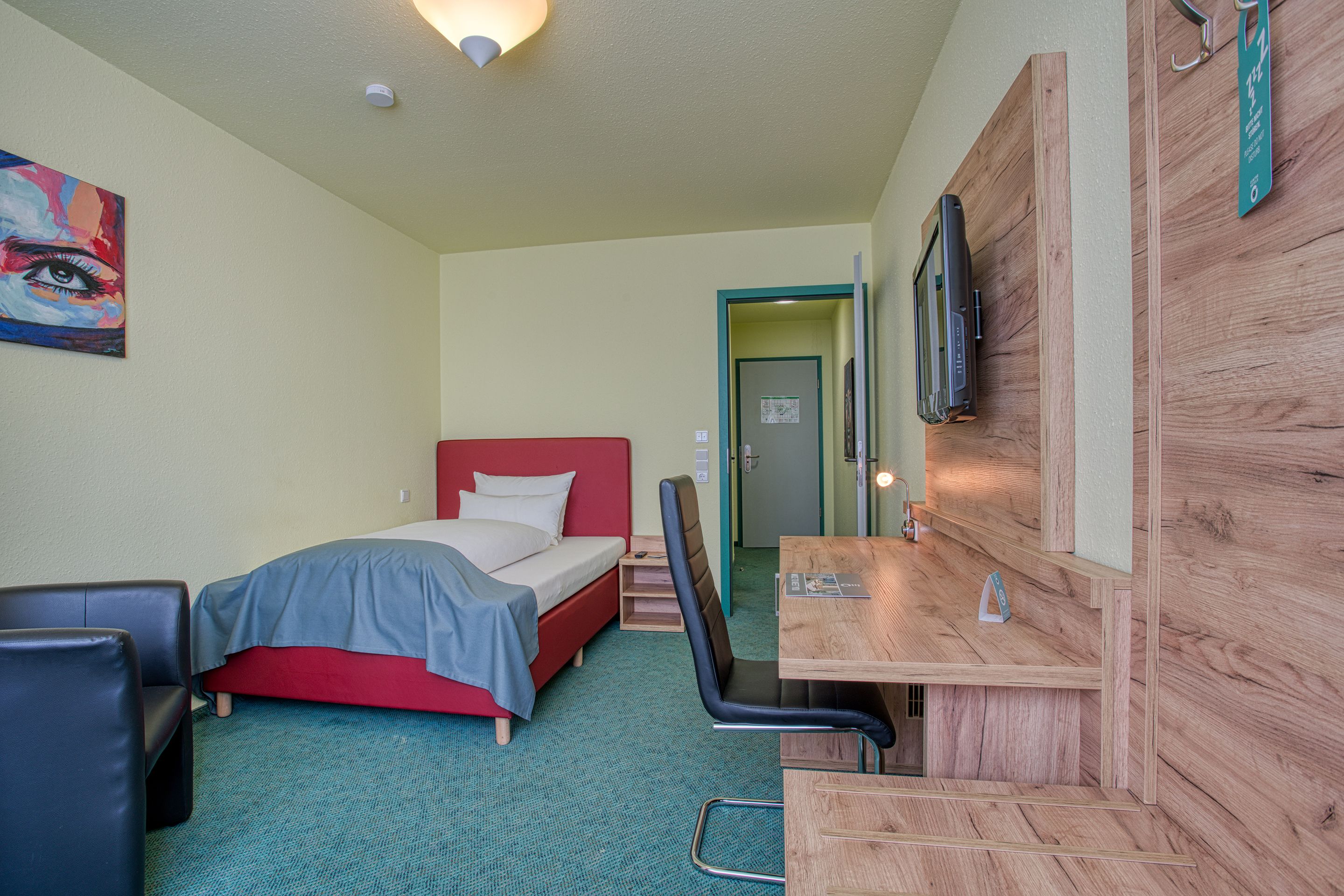 standard single room | 1 bedroom, desk, laptop workspace, blackout curtains