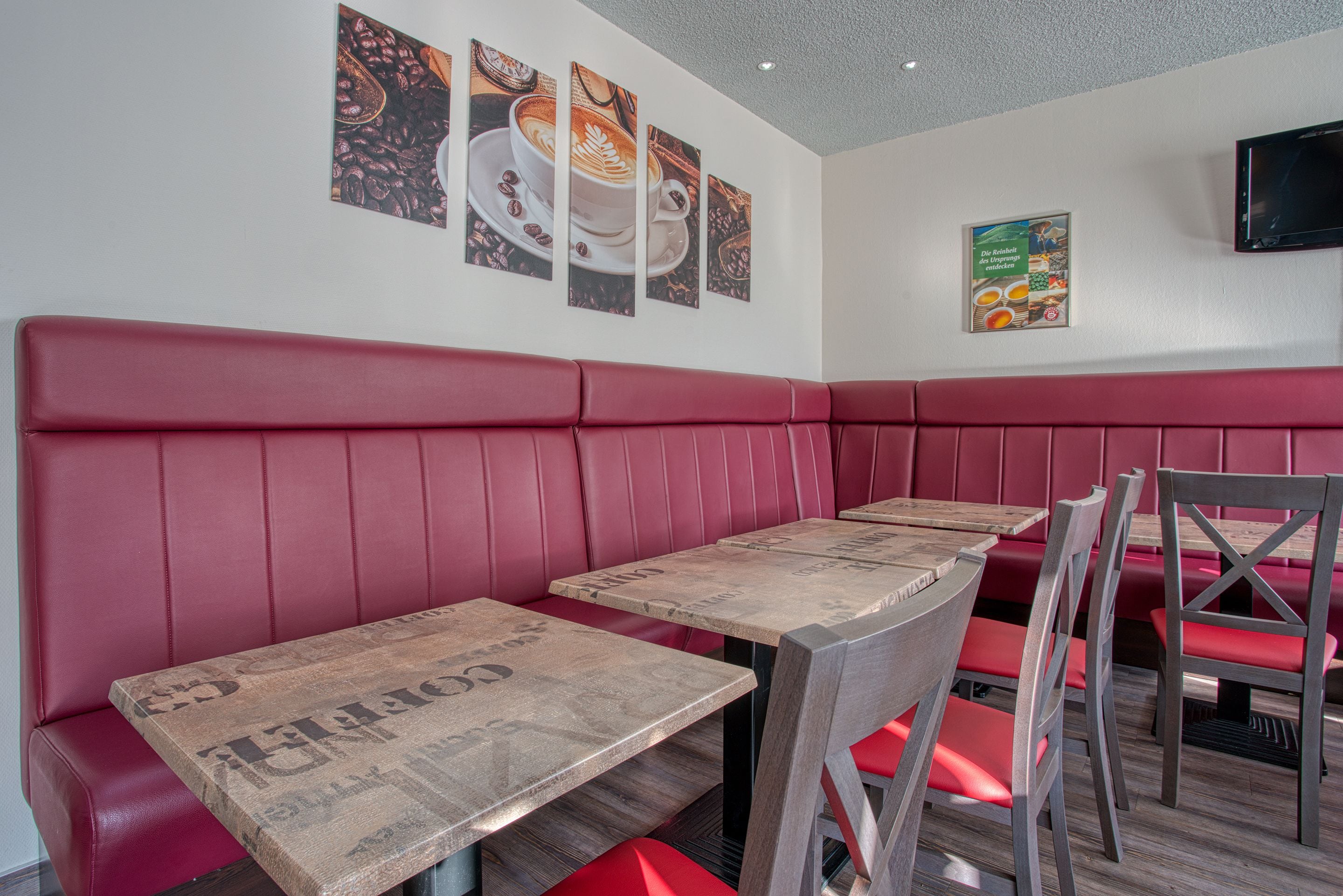 Daily buffet breakfast (EUR 14.9 per person)