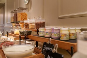 Daily buffet breakfast for a fee - WorldHotel Casati 18 (Milan)