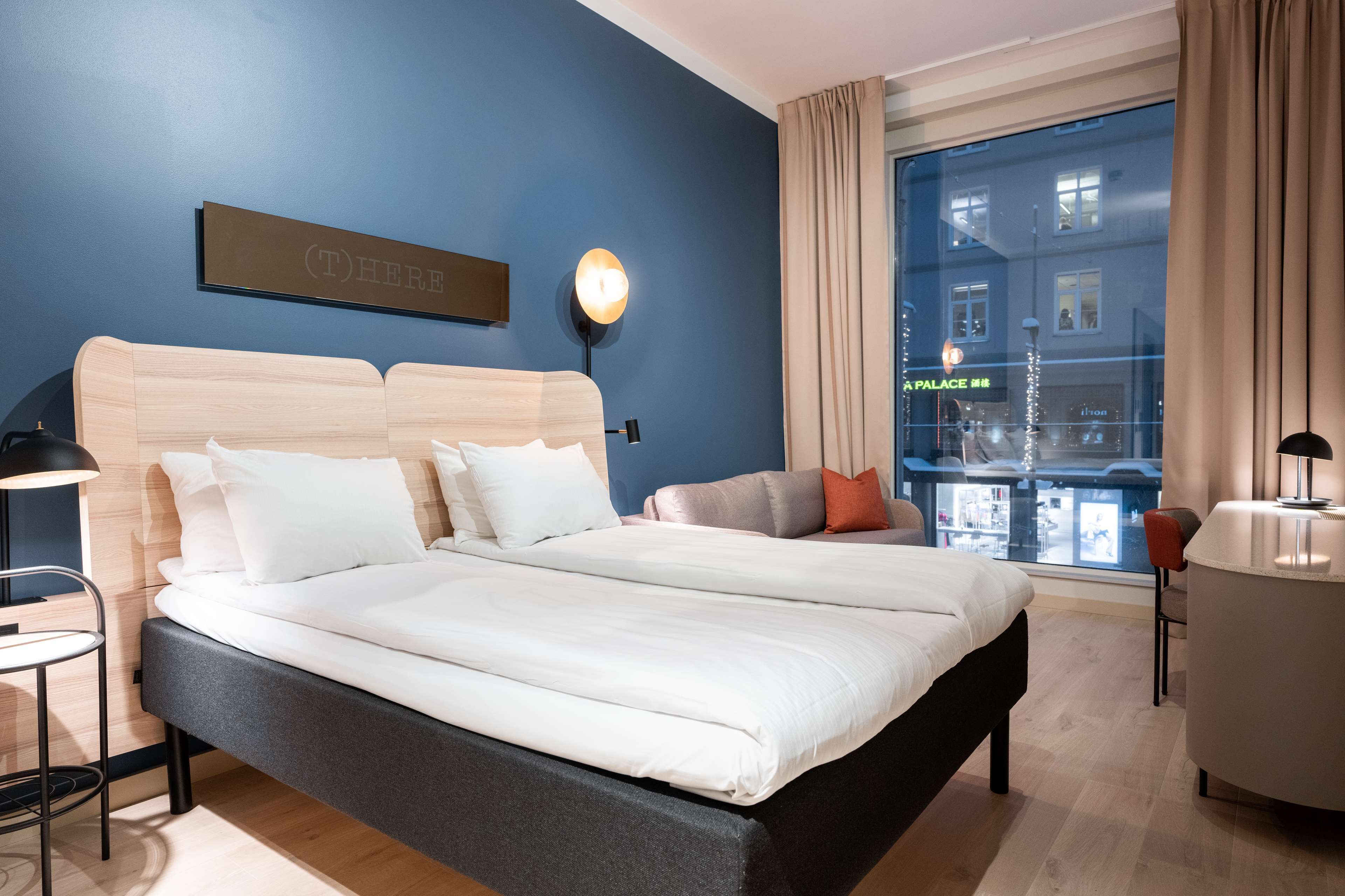 家庭房 (Three) | 遮光窗帘、免费 WiFi、床单