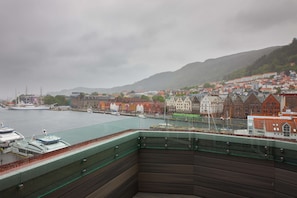 Suite, Balkon (Master) | Hochwertige Bettwaren, Verdunkelungsvorhänge, kostenloses WLAN