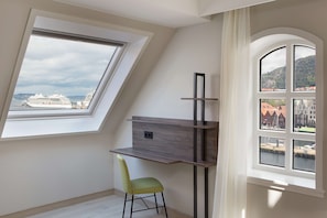 Suite (Master) | Blackout curtains, free WiFi, bed sheets