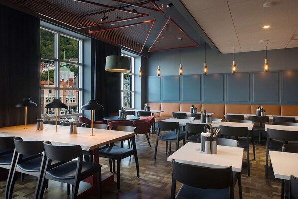 Daily buffet breakfast (NOK 200 per person)