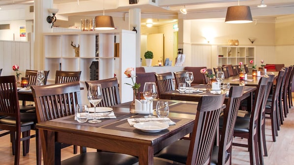 每日供应自助式早餐(每人 NOK 200)