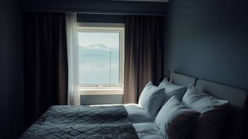 Comfort Double Room | Down comforters, pillowtop beds, blackout drapes, soundproofing