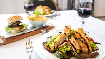 Breakfast and dinner served