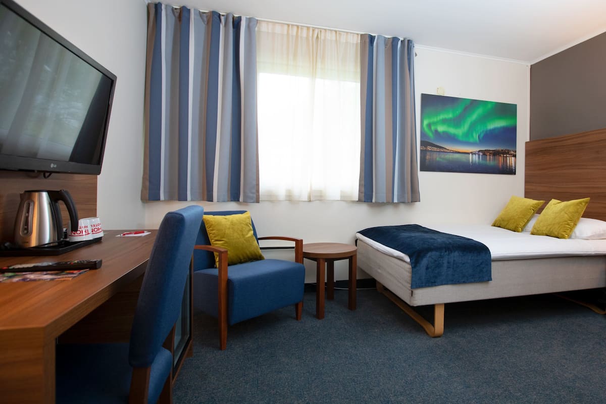 Standard Single Room | Hypo-allergenic bedding, pillowtop beds, desk, blackout drapes