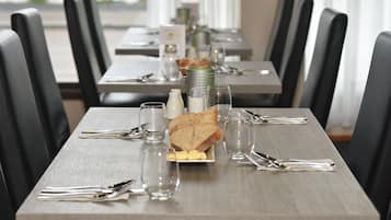 Petit déjeuner à emporter compris tous les jours