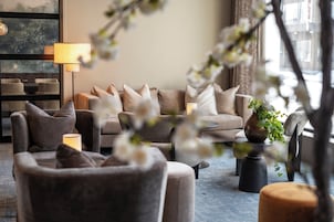 Sala de estar en el lobby