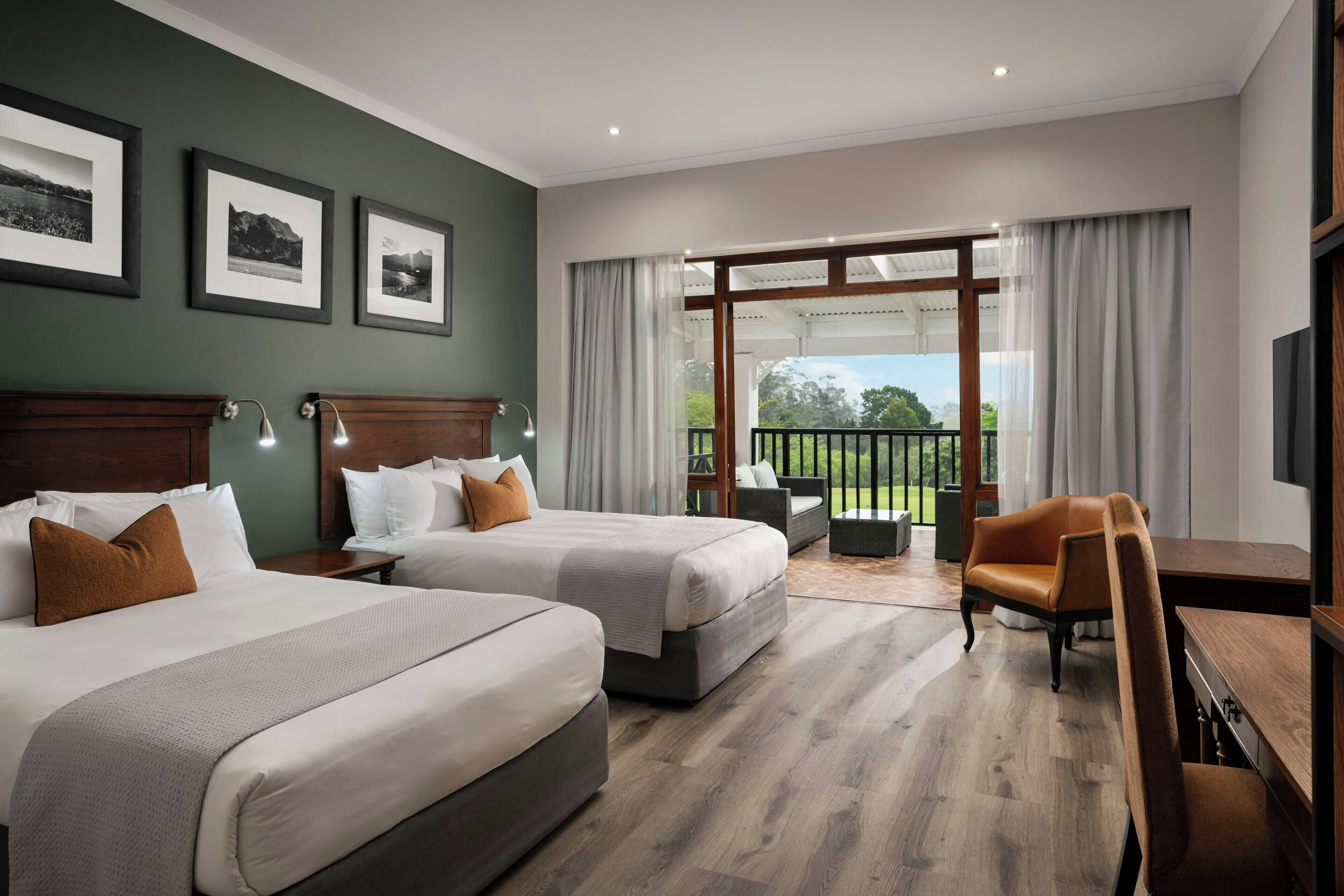 Executive-Zimmer, 2 Doppelbetten, Raucher | Allergikerbettwaren, Zimmersafe, Schreibtisch