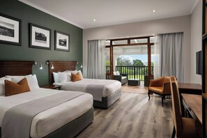 Rom – executive, 2 dobbeltsenger, røyk | Safe på rommet, skrivebord og skrivebord for bærbar PC