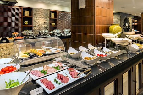 Desayuno buffet todos los días (con cargo)