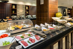 Daily buffet breakfast for a fee