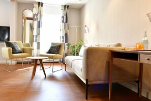 Deluxe Quadruple Room (Deluxe)