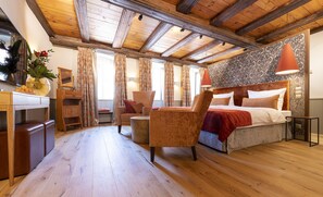 Deluxe Quadruple Room (Deluxe)