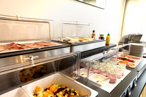 Desayuno estilo bufé