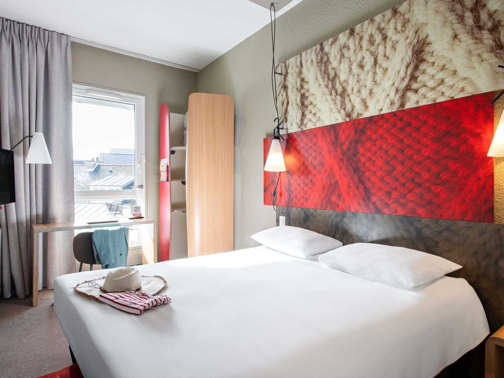 Standard Double Room, 1 Double Bed | Desk, laptop workspace, soundproofing, iron/ironing board