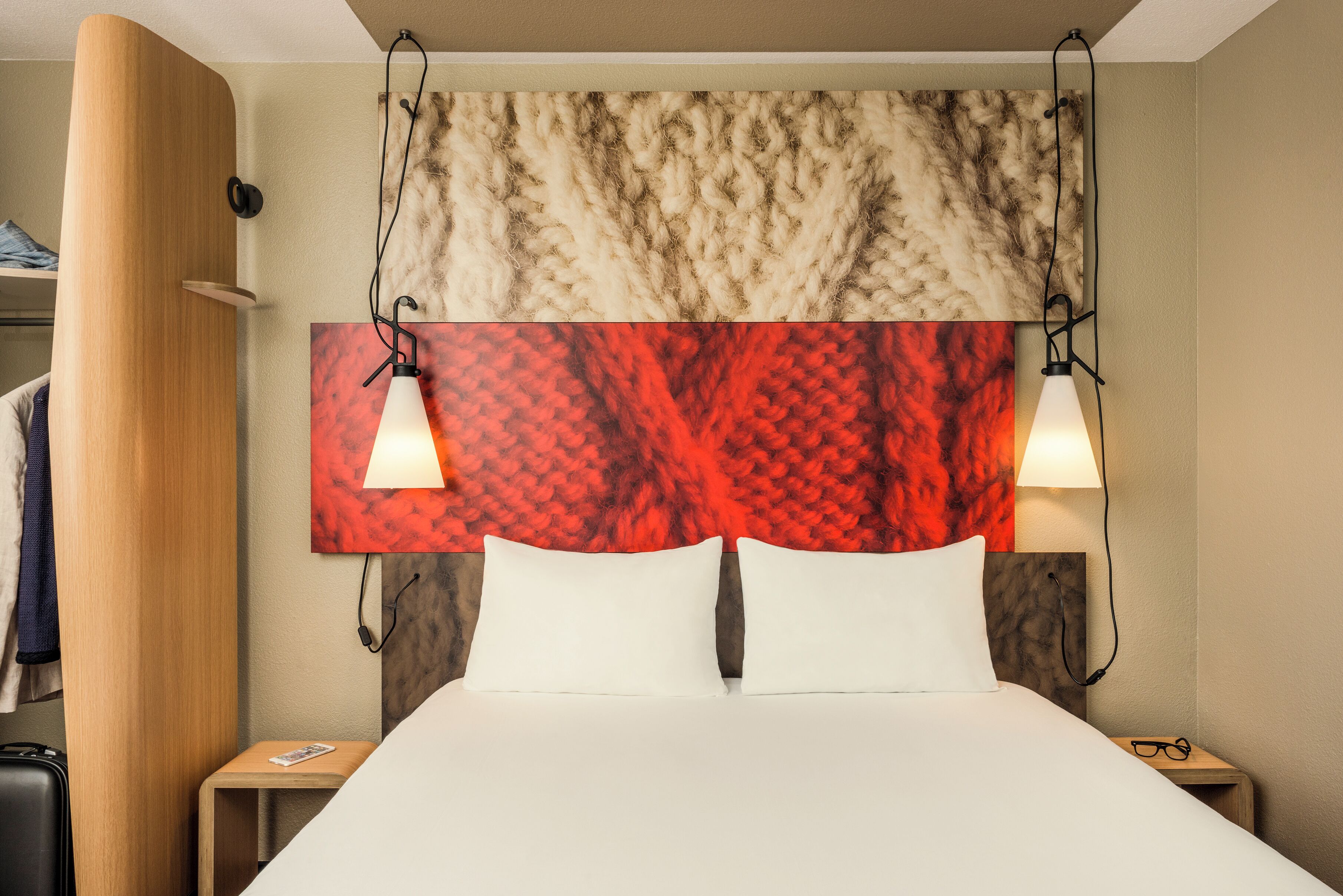 Habitación estándar, 1 cama doble | Ropa de cama de alta calidad y escritorio