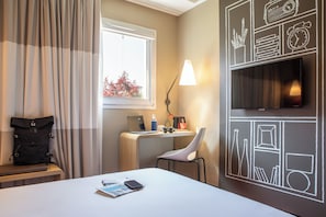 Room, 1 Double Bed, Accessible | Premium bedding, desk, laptop workspace, blackout drapes
