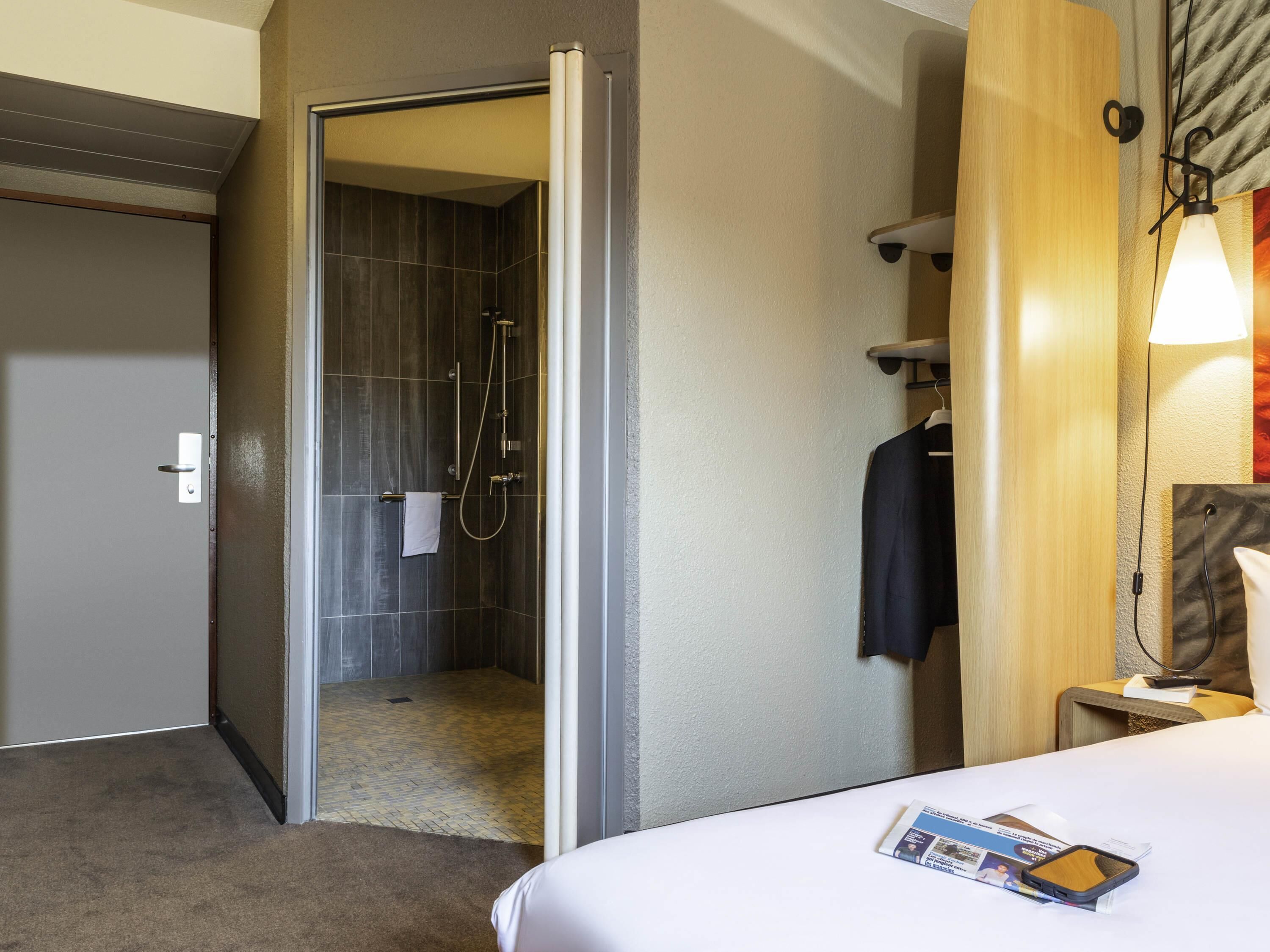 room, 1 double bed, accessible | premium bedding, desk, laptop workspace, blackout curtains