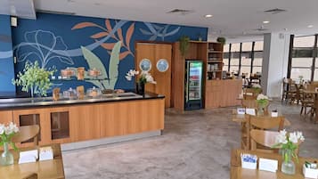 Daily buffet breakfast (BRL 55 per person)